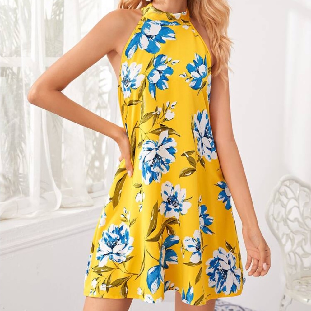🔥 NEW Tie Back Floral Halter Dress